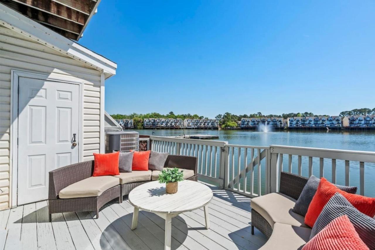 ☆Live On The Water! Lake Palmetto Palm W/ Patio - 10Min To Downtown & Beaches☆ Charleston Bagian luar foto