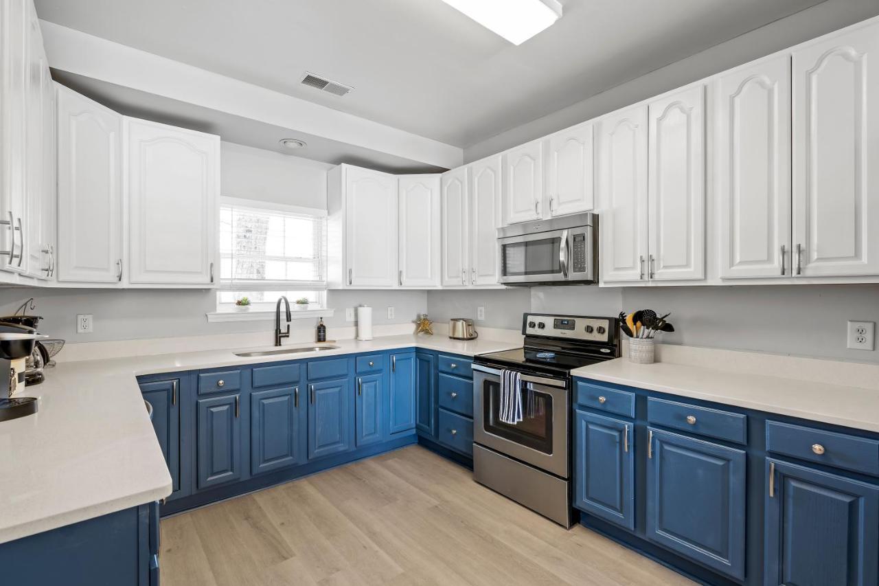 ☆Live On The Water! Lake Palmetto Palm W/ Patio - 10Min To Downtown & Beaches☆ Charleston Bagian luar foto
