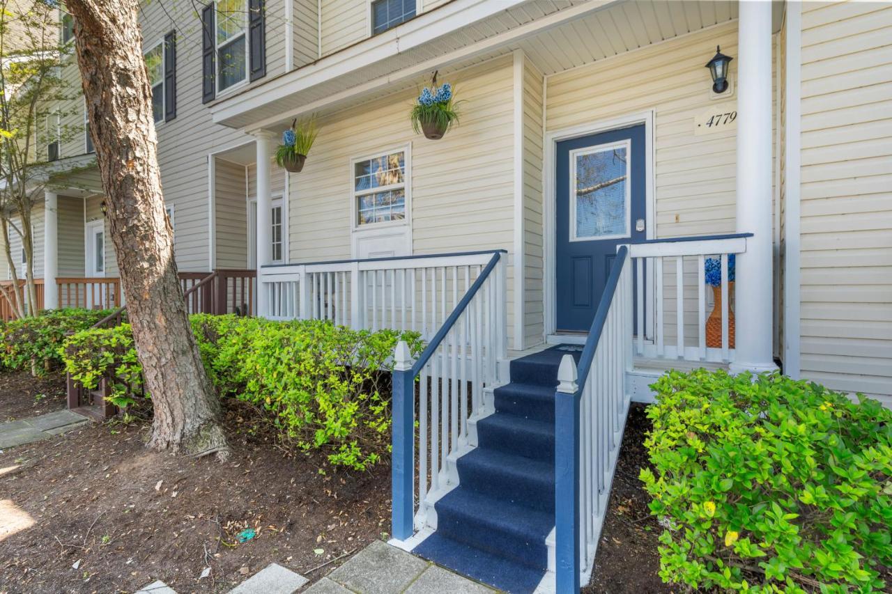 ☆Live On The Water! Lake Palmetto Palm W/ Patio - 10Min To Downtown & Beaches☆ Charleston Bagian luar foto