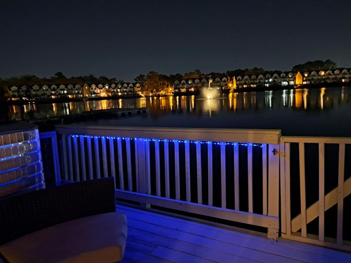 ☆Live On The Water! Lake Palmetto Palm W/ Patio - 10Min To Downtown & Beaches☆ Charleston Bagian luar foto